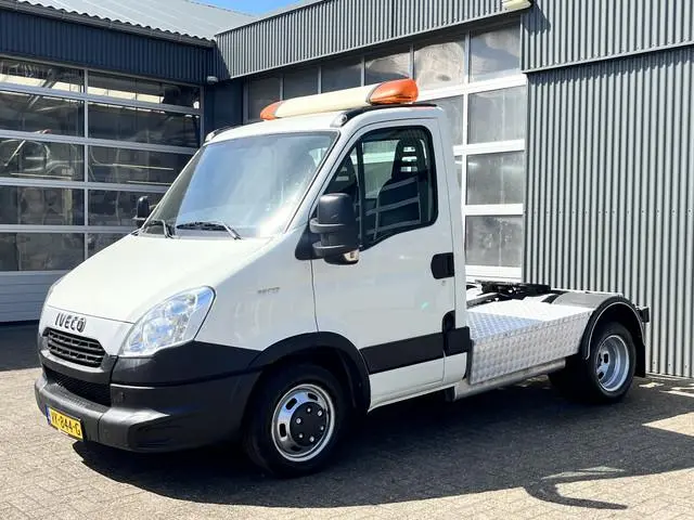 Iveco Daily 35C17 170pk 10.5 ton Be trekker Deze mag 8750 kg trekken 3-persoons uitvoering Airco Cru...