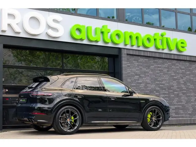 Porsche Cayenne 3.0 E-Hybrid Platinum Edition | PANO | 22 INCH | BOSE | 360 | MEMORY | LUCHTVERING |...