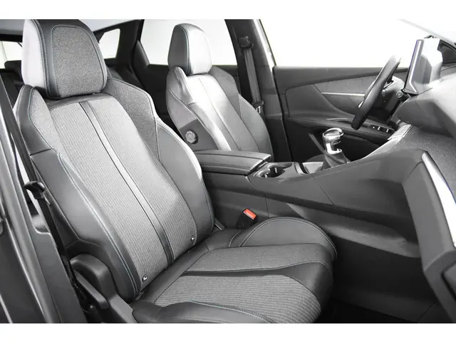 Peugeot 3008 Allure 130 *1ste Eigenaar*Leer*Navigatie*Parkassist*