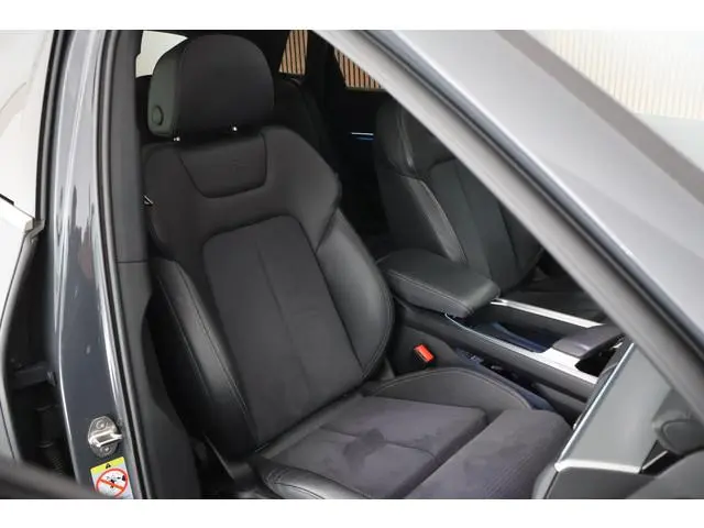 Audi Q8 e-tron 50 340pk quattro S Edition 95 kWh SOH 100% B&O HUD Keyless Stoelverwarming Camera Pan...