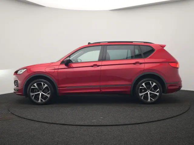 SEAT Tarraco 1.4 TSI e-Hybrid FR Plug In Hybrid 245pk PHEV | Trekhaak Af Fabriek | Panodak | Adaptiv...