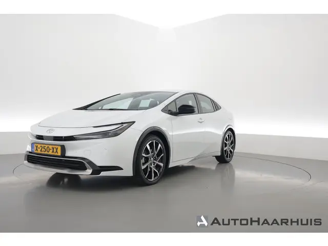 Toyota Prius 2.0 Plug-in Executive - Orig. NL | Rijklaar! | Dig. Cockpit | Adapt. Cruise | Stoel-Stu...