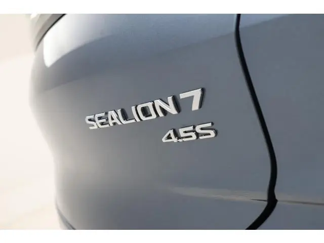 BYD SEALION