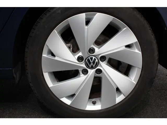 Volkswagen Golf 1.5 eTSI DSG Style 150 Pk | Adaptive Cruise Control | Camera | Stoel/Stuurverwarming...