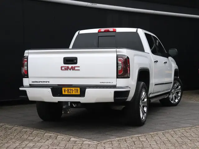 GMC SIERRA DENALI 6.2 L V8 | LEDER | MEMORY | BOSE | TREKHAAK | SCHUIFDAK | CAMERA | STOELVERK. |