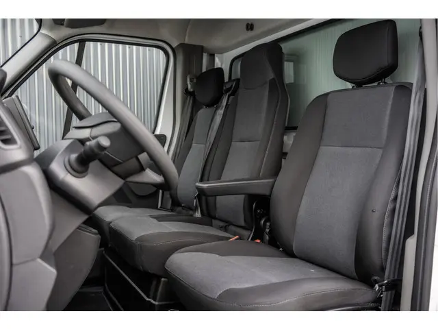Nissan Interstar