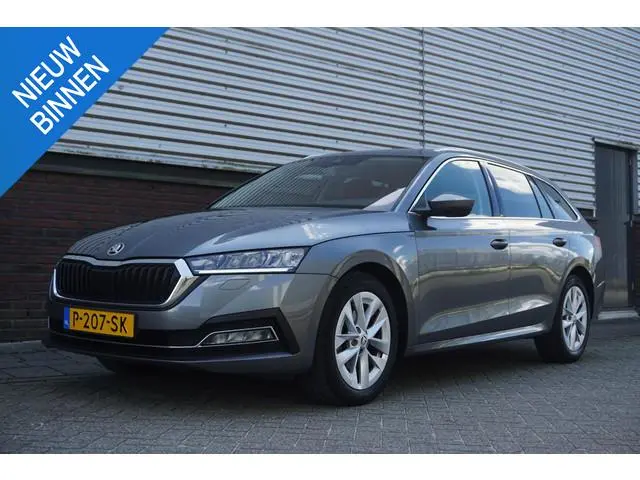 Skoda Octavia Combi 1.0 e-TSI Business Edition Plus/Trekhaak/Camera/ Travel Pakket.