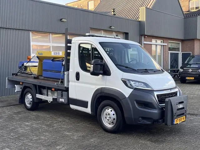 Peugeot Boxer 2.2 HDI Winterdienst Zoutstrooier Nido Open laadbak Airco Trekhaak Open laadbak Nido a...