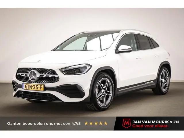 Mercedes-Benz GLA-klasse 180 AMG Line | PANORAMADAK | HALF LEDER | STOELVERWARMING | APPLE
