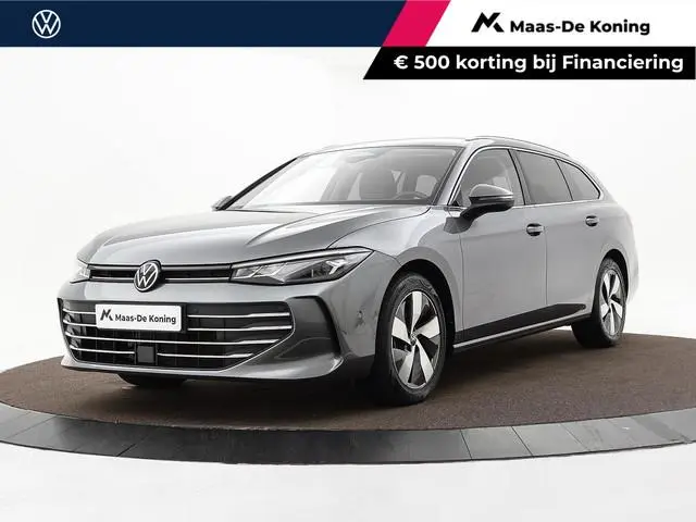 Volkswagen Passat Variant 1.5 eTSI 150pk DSG Elegance Business · Camera · Wegklapbare Trekhaak · App...