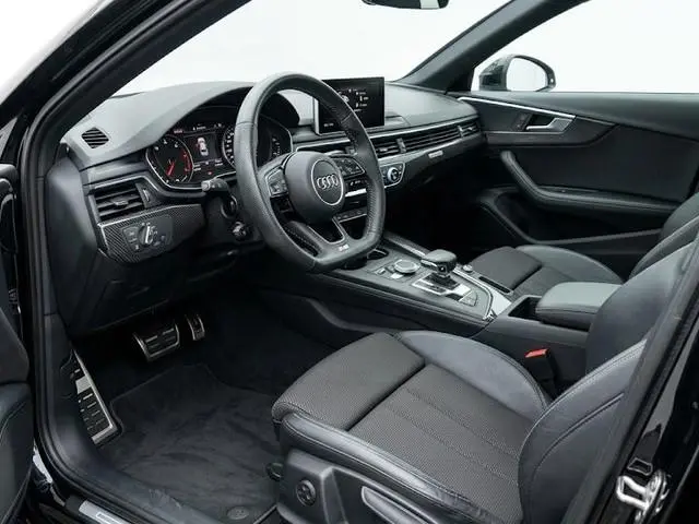 Audi A4 Avant 40 TFSI S edition 204pk | MMI navigatie plus | Parkeercamera | 18"Lichtmetalen velgen...