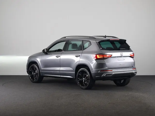 SEAT Ateca 1.5 TSI FR Business Intense | Velgen 'Exclusive Glossy Black', 19 inch | Kuipstoelen, Din...