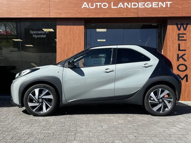 Toyota Aygo X 1.0 VVT-i S-CVT Envy Automaat| Camera | Android Auto/ Carplay | LM | Adaptieve Cruise...