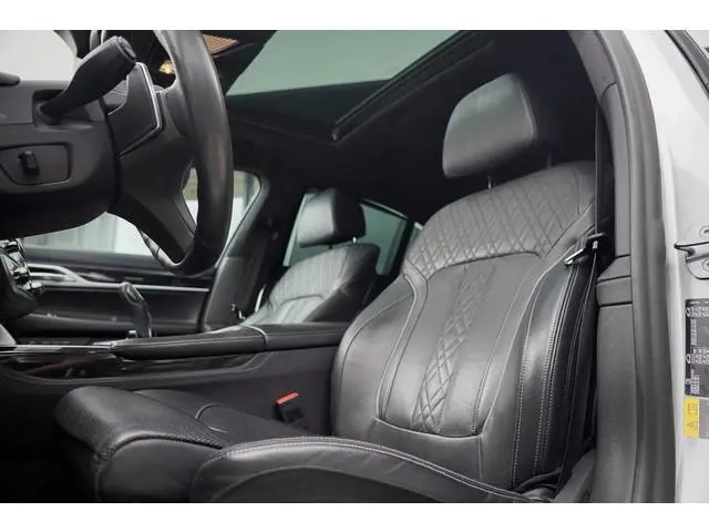 BMW 7-serie 745e High Executive / M-Sport / Schuifdak / Massage / Co-Pilot / Bowers&Wilkins / Alcant...
