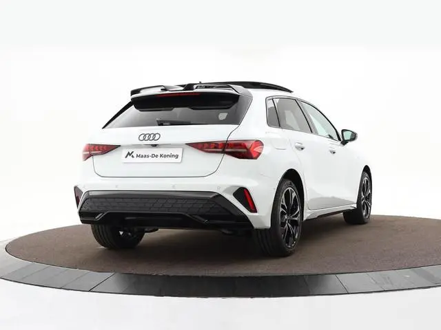 Audi A3 Sportback 45 TFSIe 272pk S-Tronic S Edition Competition · SOH 100% · Panoramadak · Camera ·...