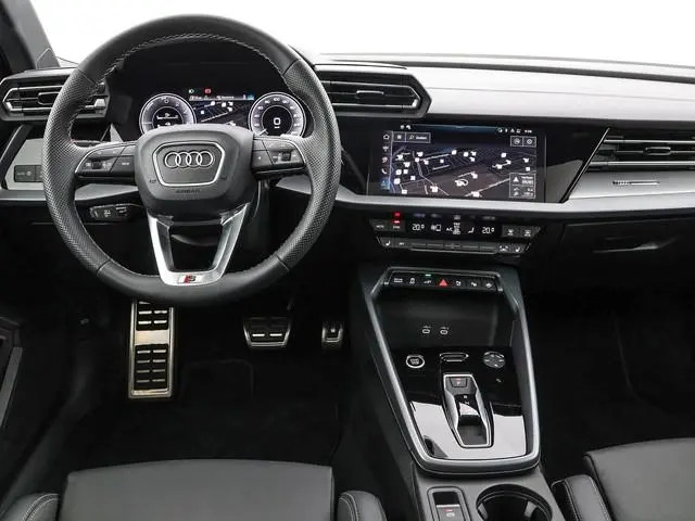 Audi A3 Sportback 45 TFSIe 272pk S-Tronic S Edition Competition · SOH 100% · Panoramadak · Camera ·...