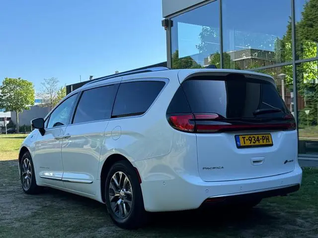 Chrysler Pacifica