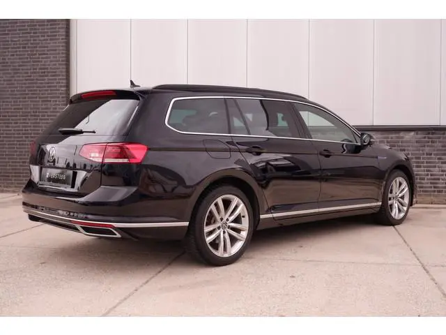 Volkswagen Passat Variant 1.4 TSI PHEV GTE Business | Pano | Carplay | LED | Camera | Navi | LED