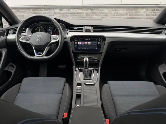 Volkswagen Passat Variant 1.4 TSI PHEV GTE Business | Pano | Carplay | LED | Camera | Navi | LED