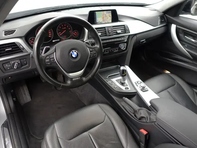 BMW 3-serie 330e M Sport Aut- Schuifdak, Xenon Led, Park Assist, Sfeerverlichting, Leder Interieur,...