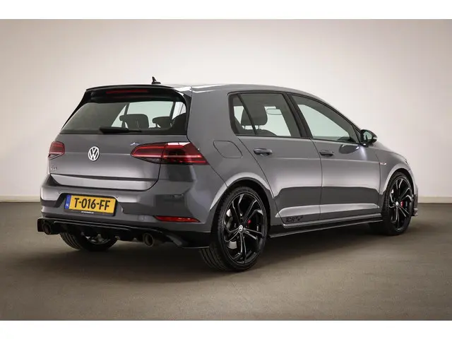 Volkswagen Golf 2.0 TSI GTI TCR | AKRAPOVIC | VIRTUAL COCKPIT | NAVIGATIE | APPLE | PDC | 19"