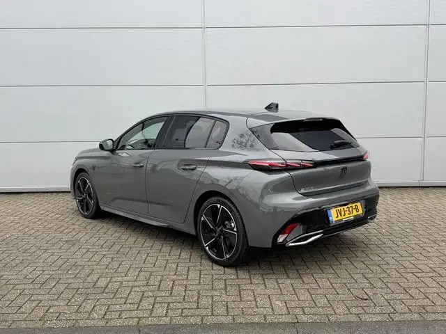 Peugeot e-308