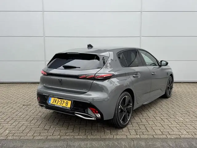 Peugeot e-308