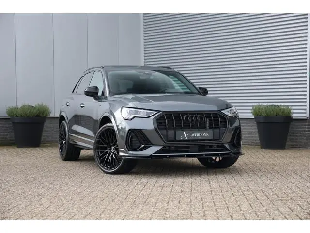 Audi Q3 45 TFSI e 245pk Competition S-Line Black Pano|360cam|Elek stoelen|DLR
