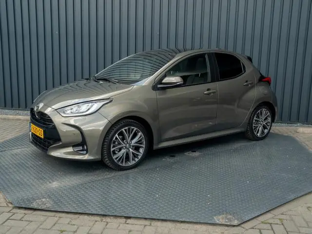 Toyota Yaris 1.5 Hybrid 130 Executive | Panodak | JBL | Head Up | Stuur & Stoel verw. | Premium Pack...