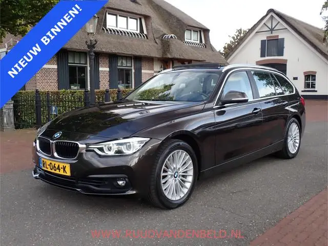 BMW 3-serie Touring 320i High-Exe TREKHAAK / HEAD-UP / CARPLAY / SCHUIF-KANTELDAK