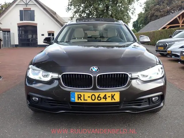 BMW 3-serie Touring 320i High-Exe TREKHAAK / HEAD-UP / CARPLAY / SCHUIF-KANTELDAK