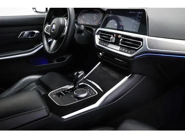 BMW 3-serie Touring 320i M-Sport High Executive | LASER LED | HEAD UP | CAMERA | TREKHAAK