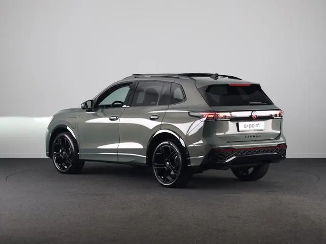 Volkswagen Tiguan R-Line Edition 1.5 eHybrid 150 kW / 204 PK SUV 6 v Head-Up Display | Stoelverwarmi...