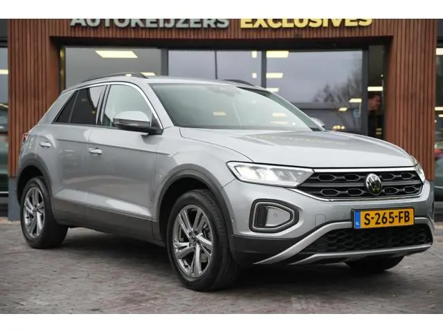 Volkswagen T-Roc 1.0 TSI Life Adaptive Cruise Virtual Dashb. Camera PDC Airco Trekhaak