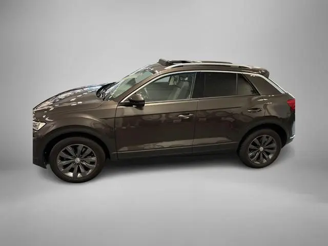 Volkswagen T-Roc 1.0 TSI 115pk Style · Panoramadak · Camera · Apple/Android Car Play · Trekhaak · AC...