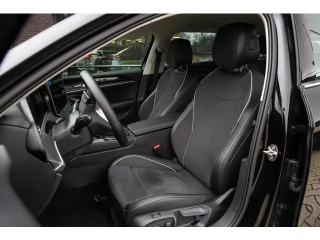 Volkswagen Passat Variant 1.5 eTSI Elegance Business , Adap. cruise, Stoel/stuurverwarming, Head-up...