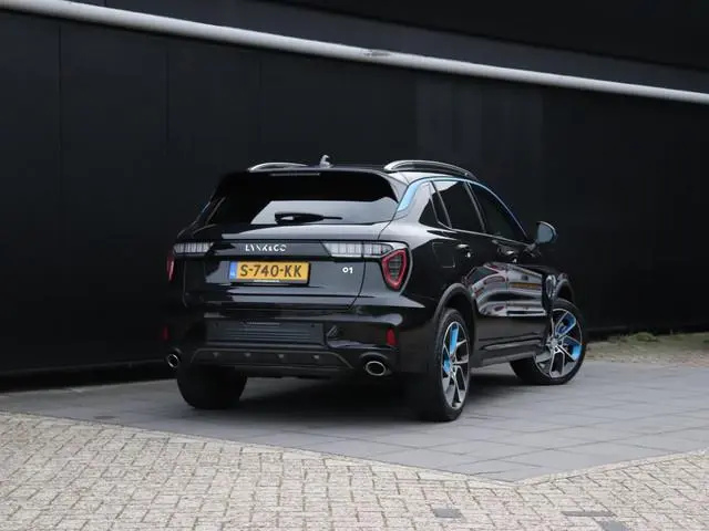 Lynk & Co 01