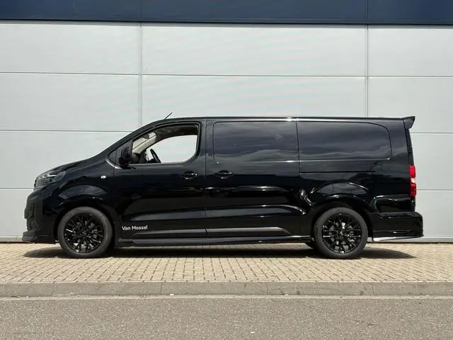 Peugeot e-Expert EV L2 75 kWh | STX Kit | Stoel/stuurverwarming | Lederen bekleding | Apple Carplay/...