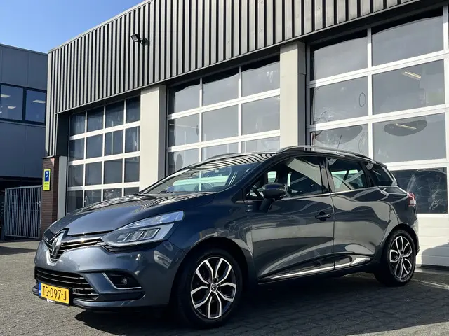 Renault Clio Estate 0.9 TCe Intens Airco Cruise control Parkeersensoren voor en achter Telefoonverbi...