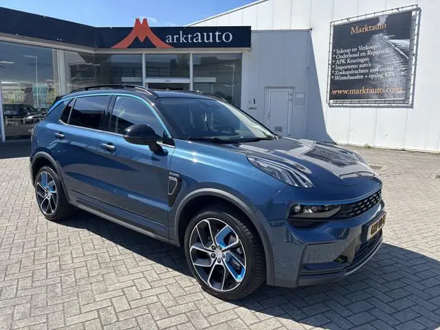 Lynk & Co 01