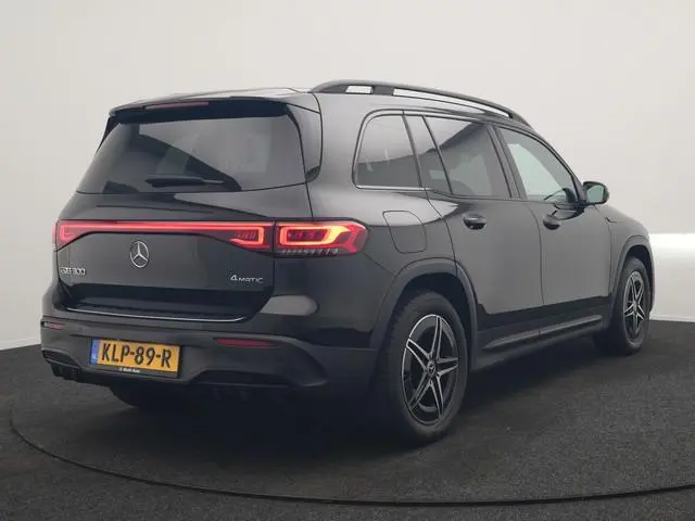 Mercedes-Benz EQB 300 4MATIC AMG Line 69,7 kWh 228pk Dealer O.H. | Trekhaak Af Fabriek | Camera | MB...