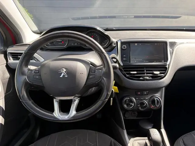 Peugeot 2008 1.2 PureTech Blue Lion 110pk,Carplay,Trekhaak,Pano,Navi,Airco,Cruise,Pdc,N.A.P,Nieuwe A...