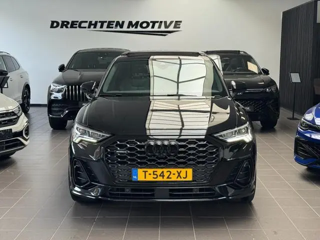 Audi Q3 Sportback 40 TFSI quattro S-line / Pano / Keyless / 360 cam