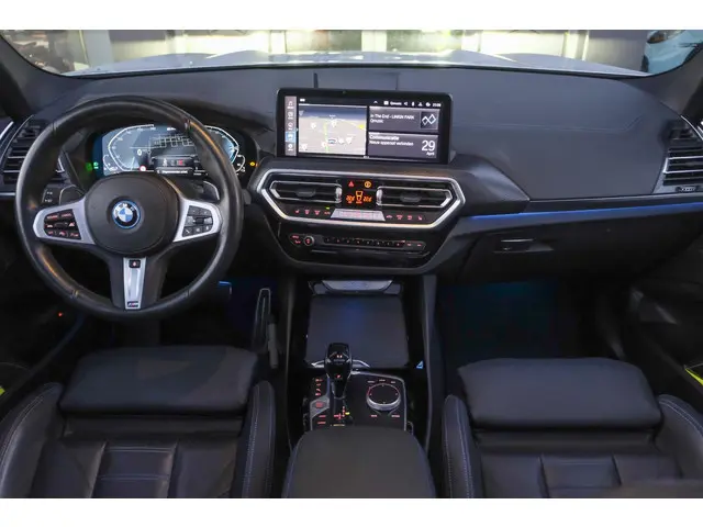 BMW X3 xDrive30e 292pk LCI M-sport Panoramadak X3M stoelen Brooklyn grau Trekhaak Adaptive cruise NL...