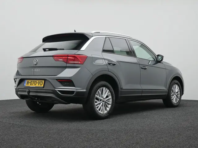 Volkswagen T-Roc 1.0 TSI Style | ACC | Navi + Carplay | Camera