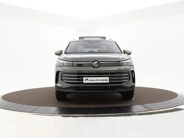 Volkswagen Tiguan 1.5 eHybrid 204pk Elegance · Wegklapbare Trekhaak · 360 Camera · Panoramadak · Mas...