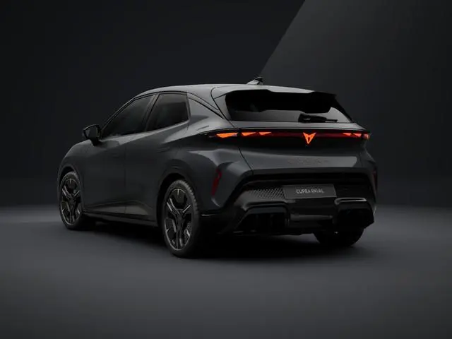 CUPRA Raval Performance 56 kWh 211PK | 360 Camera | Elektrisch Verstelbare Stoelen | Verwarmbaar Stu...