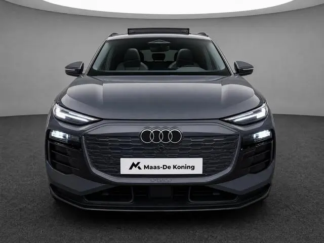Audi Q6 e-tron Advanced quattro 100 kWh 388PK · Panoramadak · Leder · Trekhaak · 360°Camera · Garant...