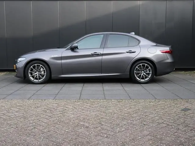 Alfa Romeo Giulia 2.2 LEER | NAVI |  CRUISE | CAMERA |