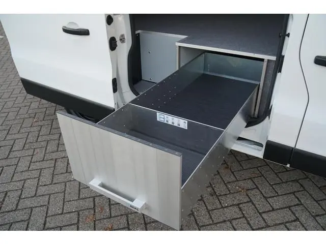 Nissan NV300